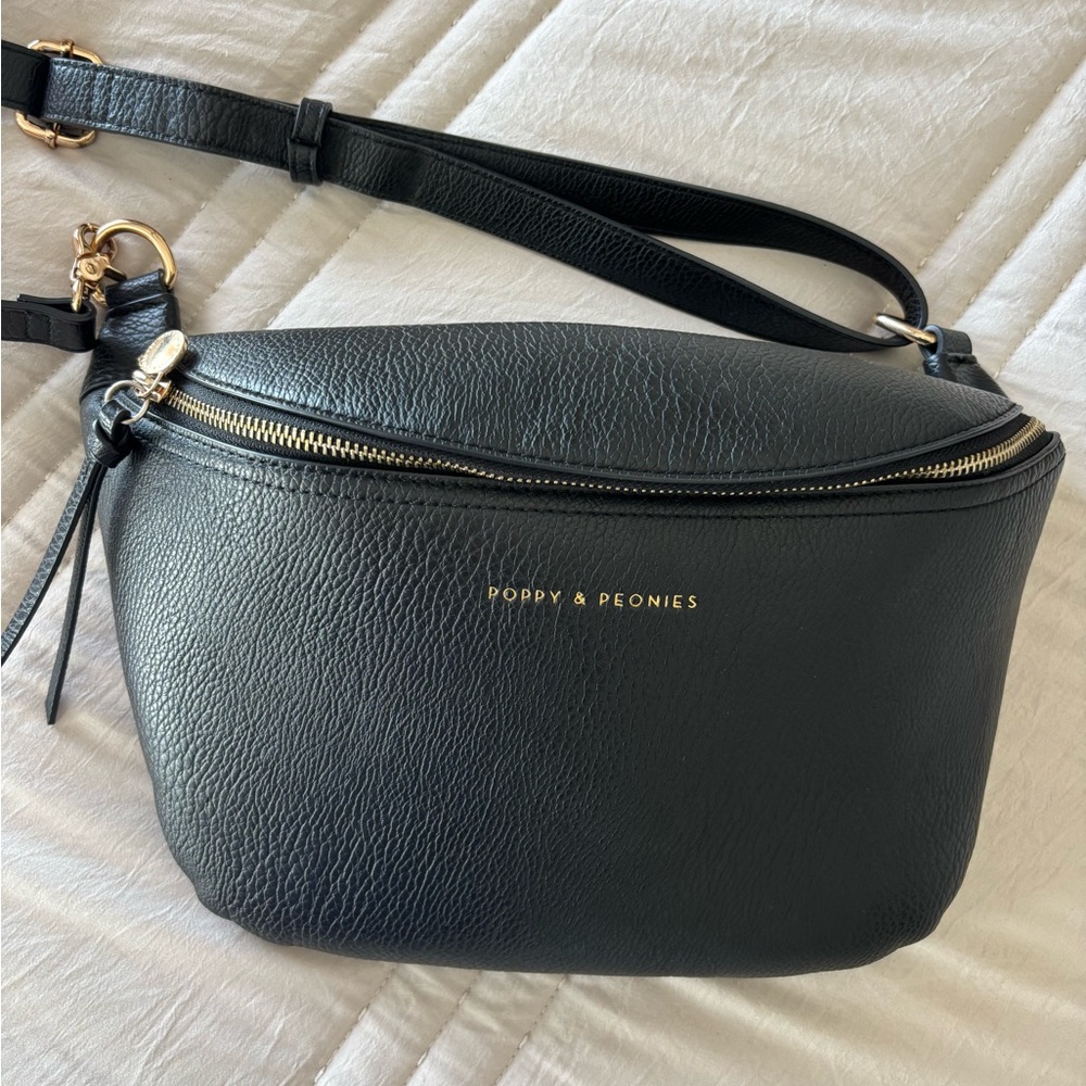 Poppy & Peonies Black Crossbody Bag Sleek Design